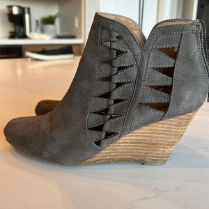 Report Booties Sz: 8.5